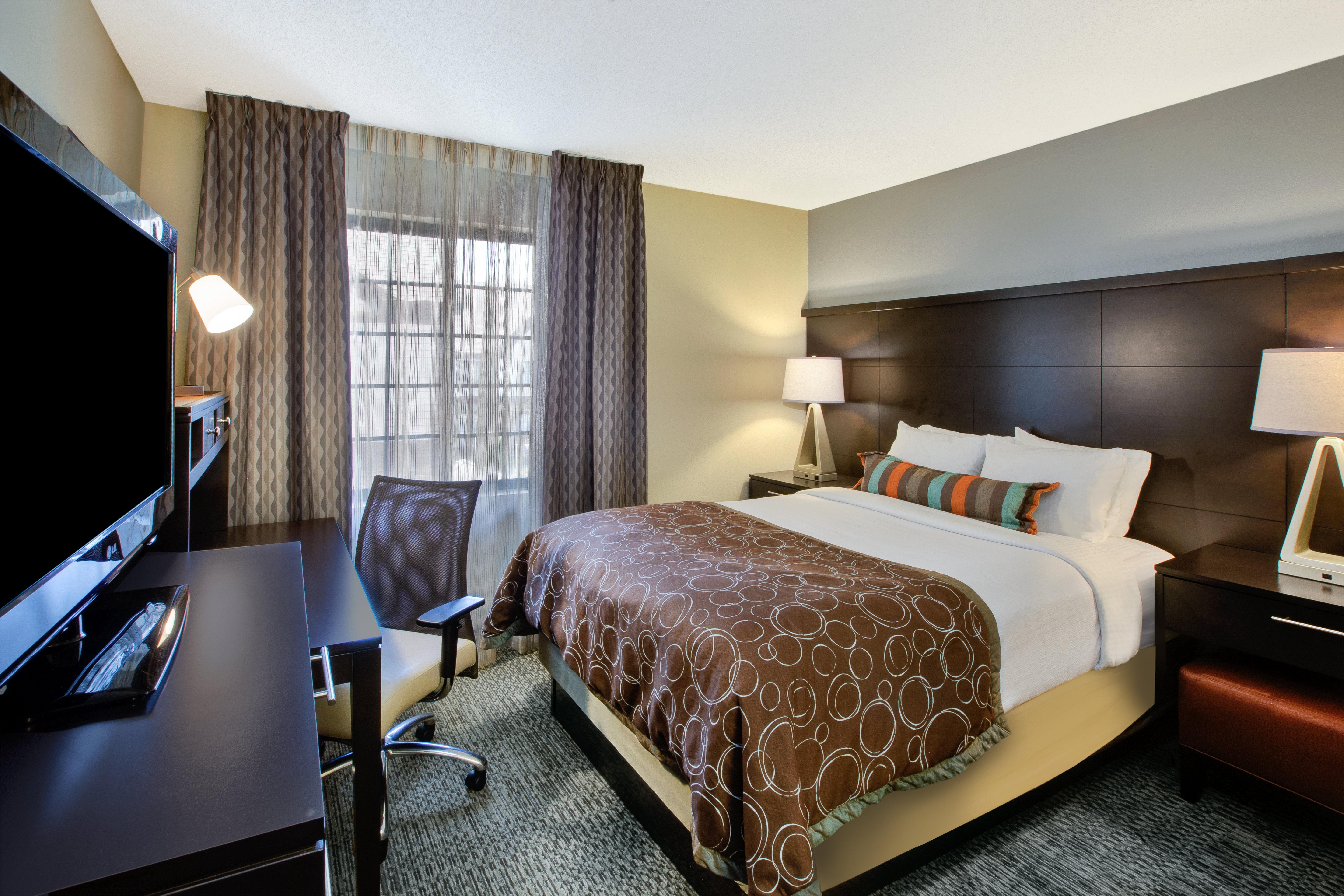 Staybridge - East By Ihg 3*