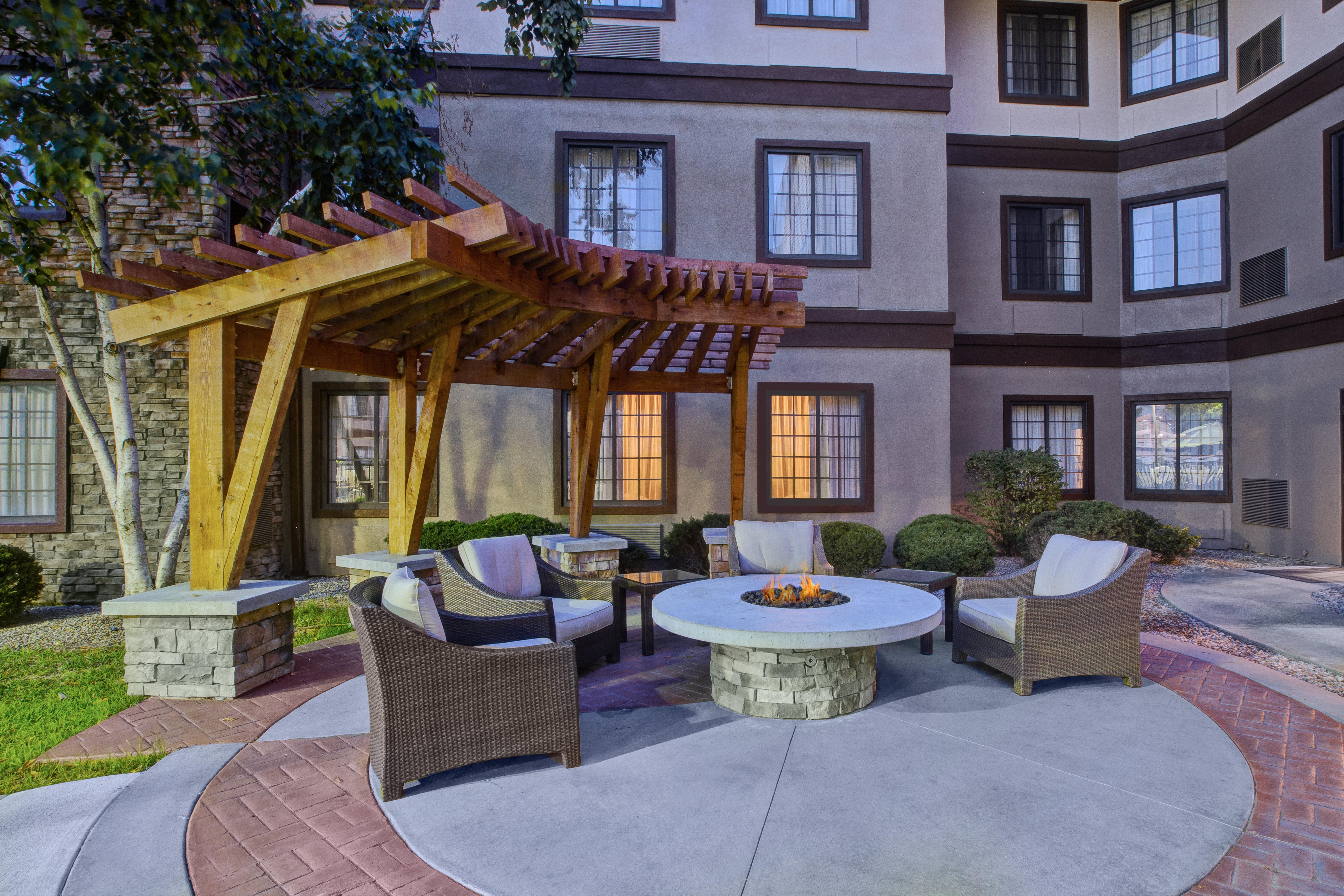 Staybridge - East By Ihg 3*
