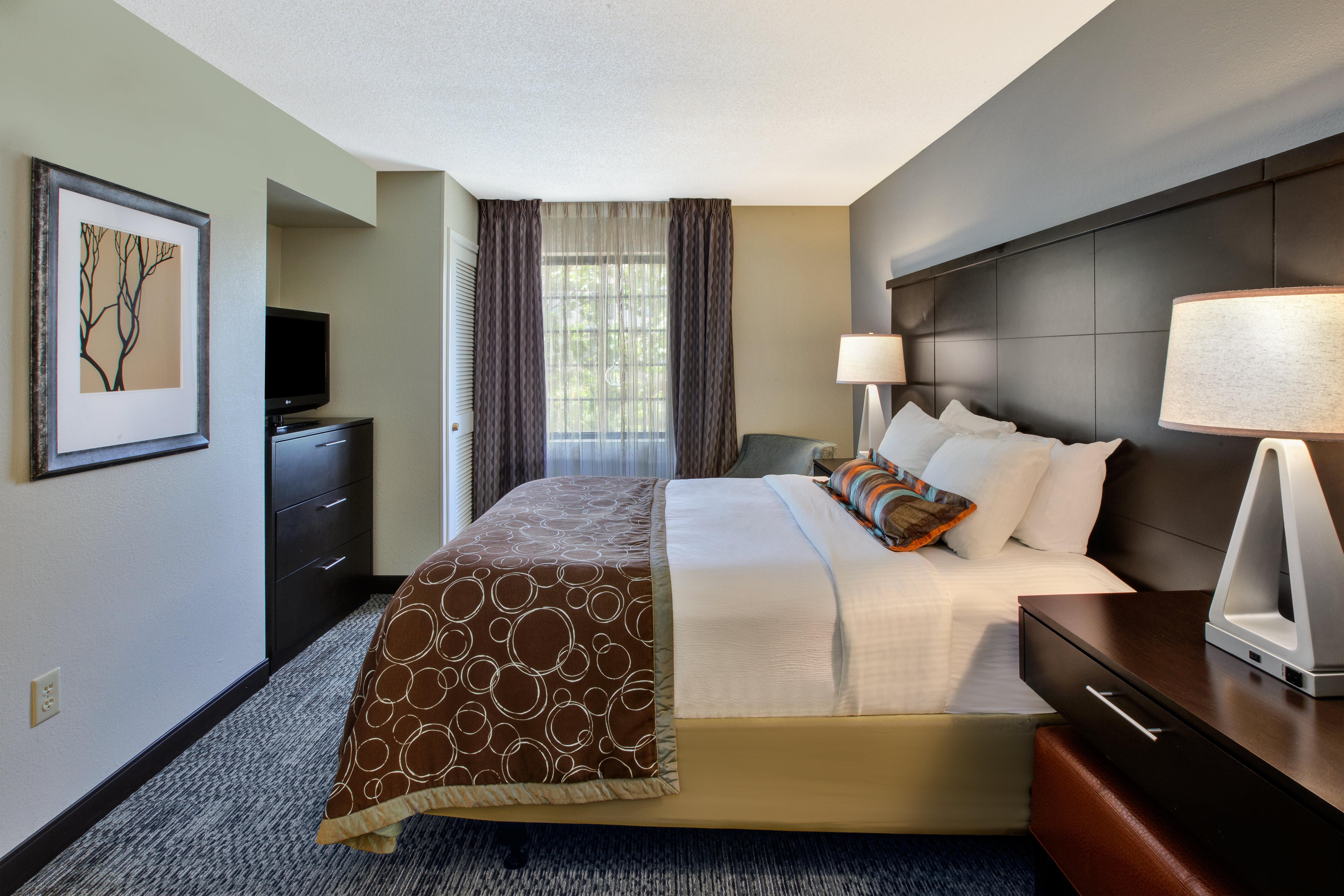 Staybridge - East By Ihg Hotel Louisville