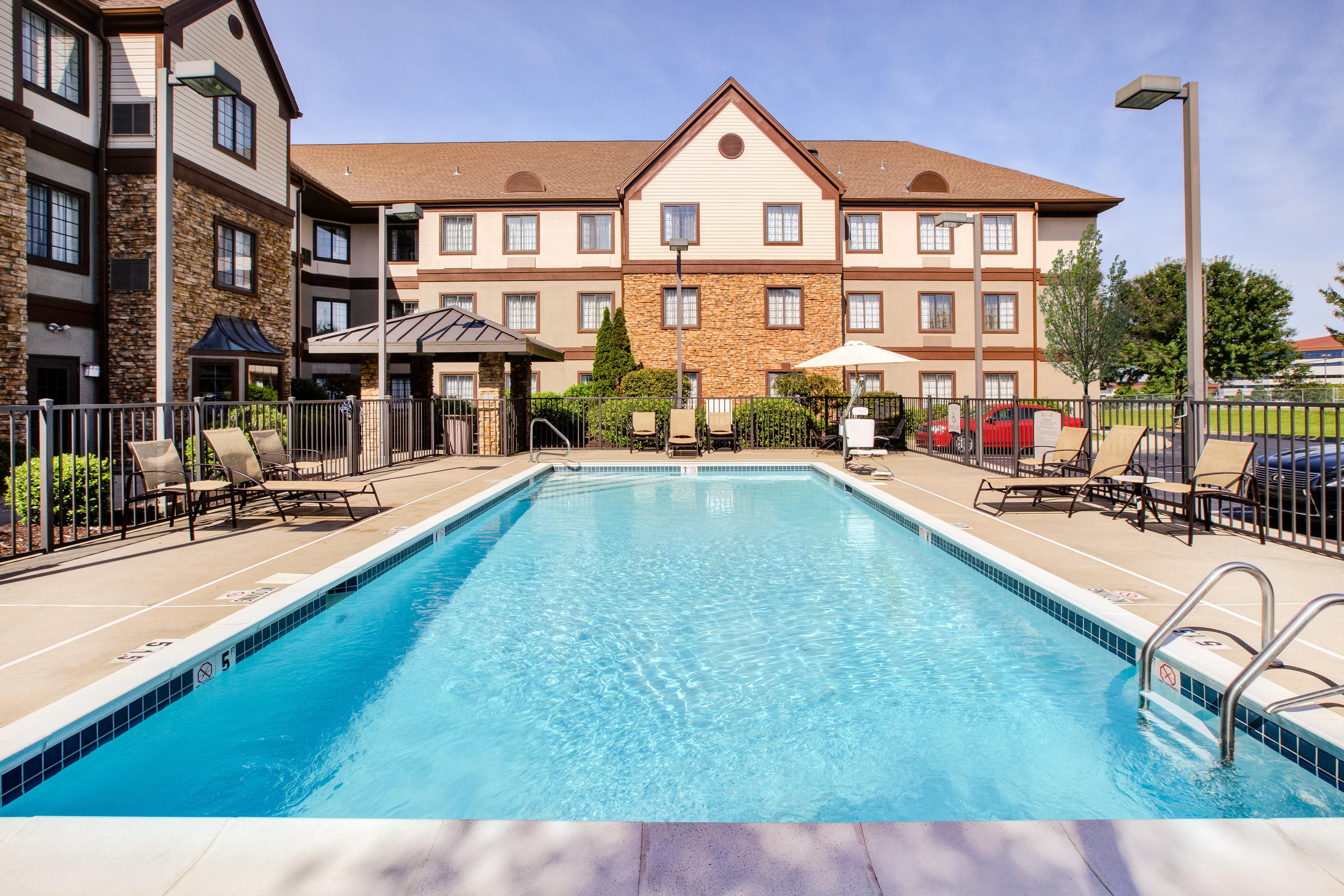Staybridge - East By Ihg Hotel Louisville