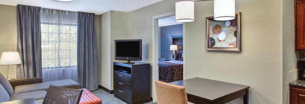 Staybridge - East By Ihg