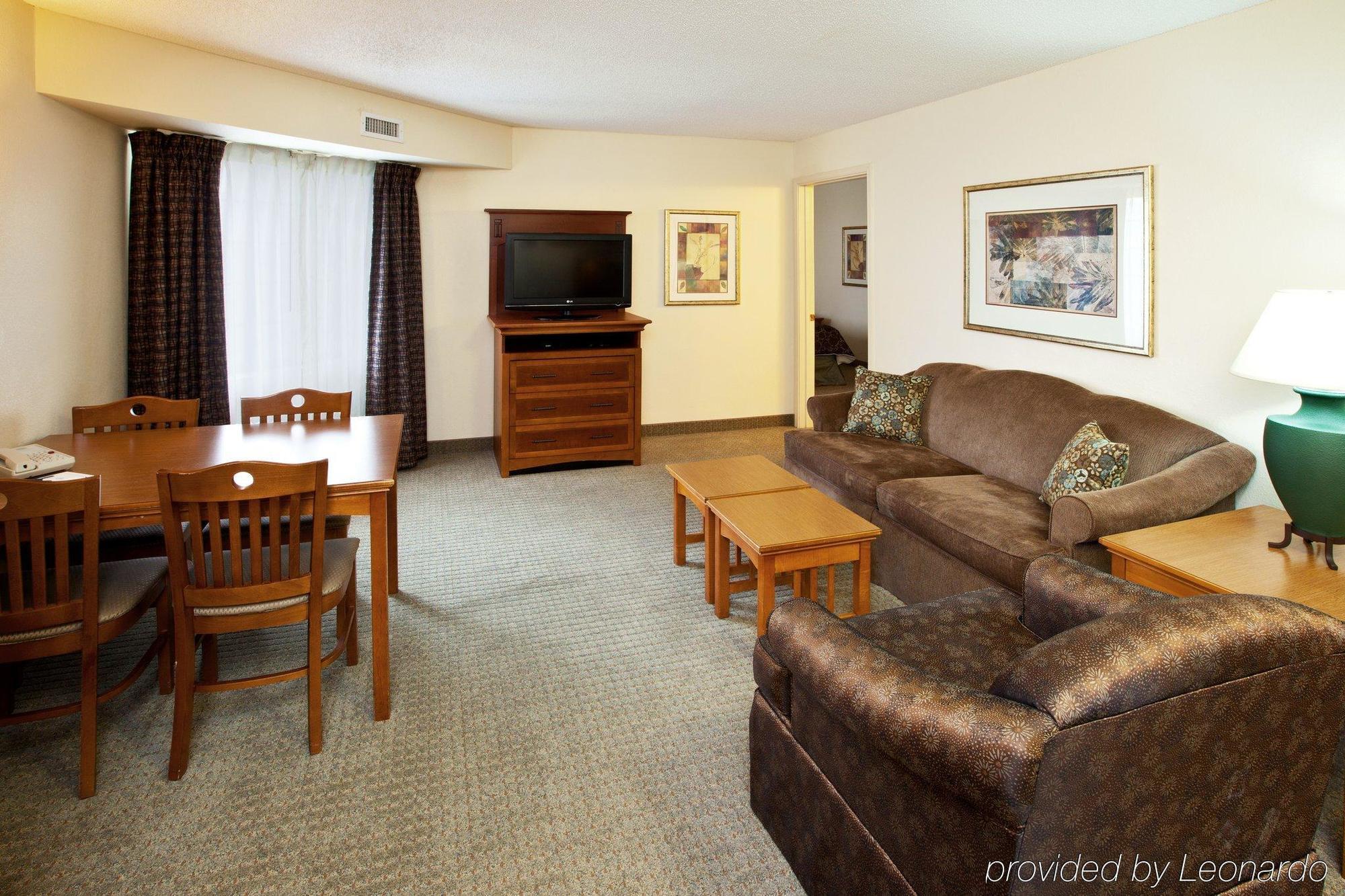 Staybridge - East By Ihg Hotel Louisville