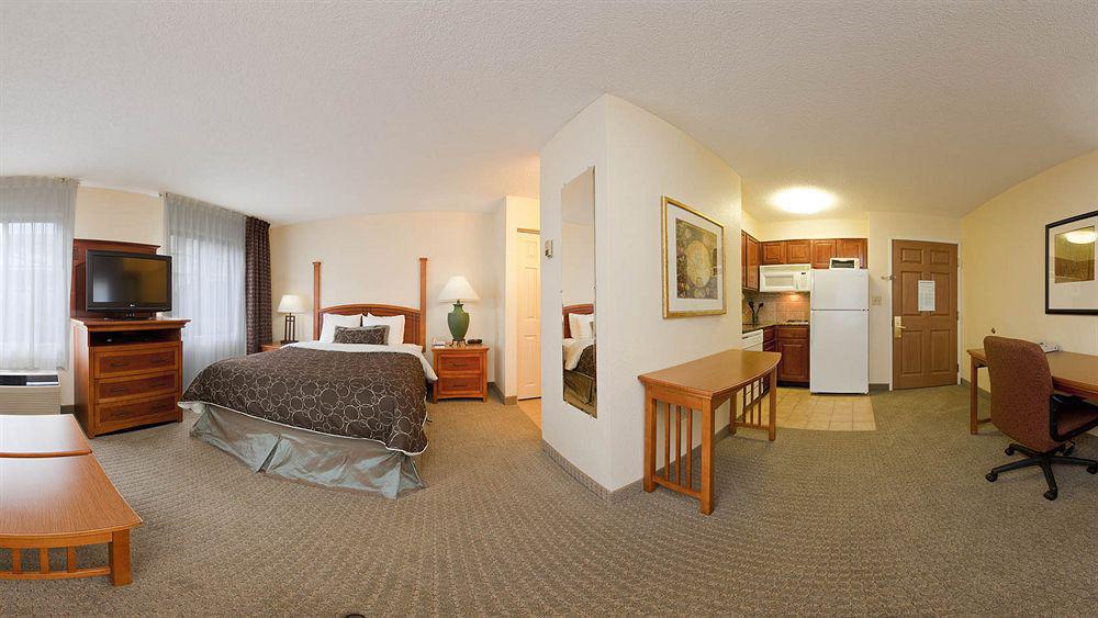 Staybridge - East By Ihg Hotel Louisville