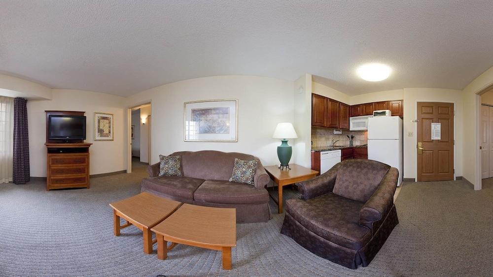 Staybridge - East By Ihg 3* Louisville